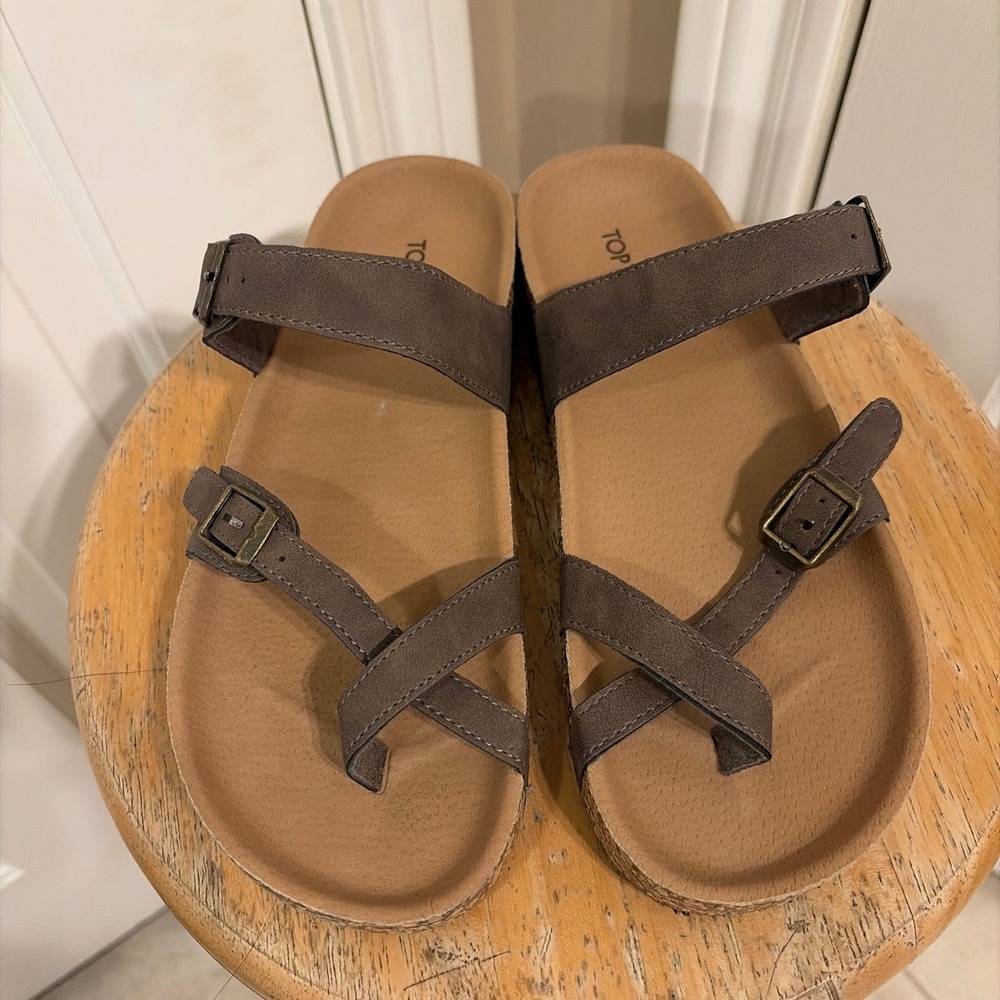 Top Moda Women Brown Strappy Buckle Toe Loop Cork Flat Slide Sandals Size 7.5
